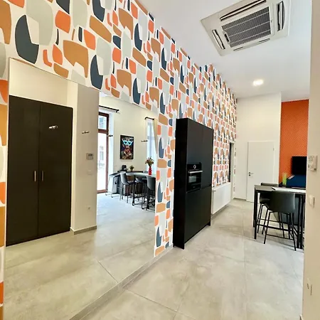 Design Apartment By Chivi In Gozsdu #Freeparking #Jacuzzi #Terasse Budapest