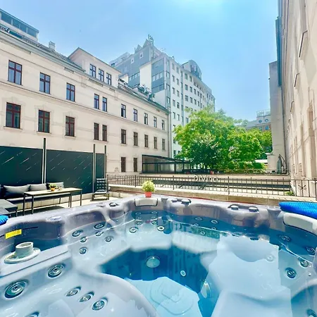 Tublife Terrace Apartment II Jacuzzi II Freeparking Apartmán