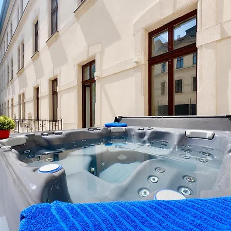 Tublife Jacuzzi Terrace I City Center I Free Parking * Budapest